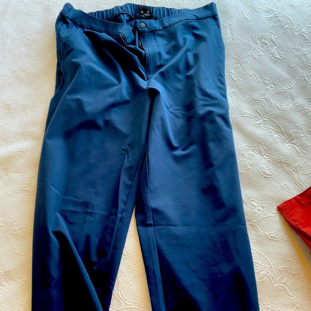 DKNY city joggers - like new